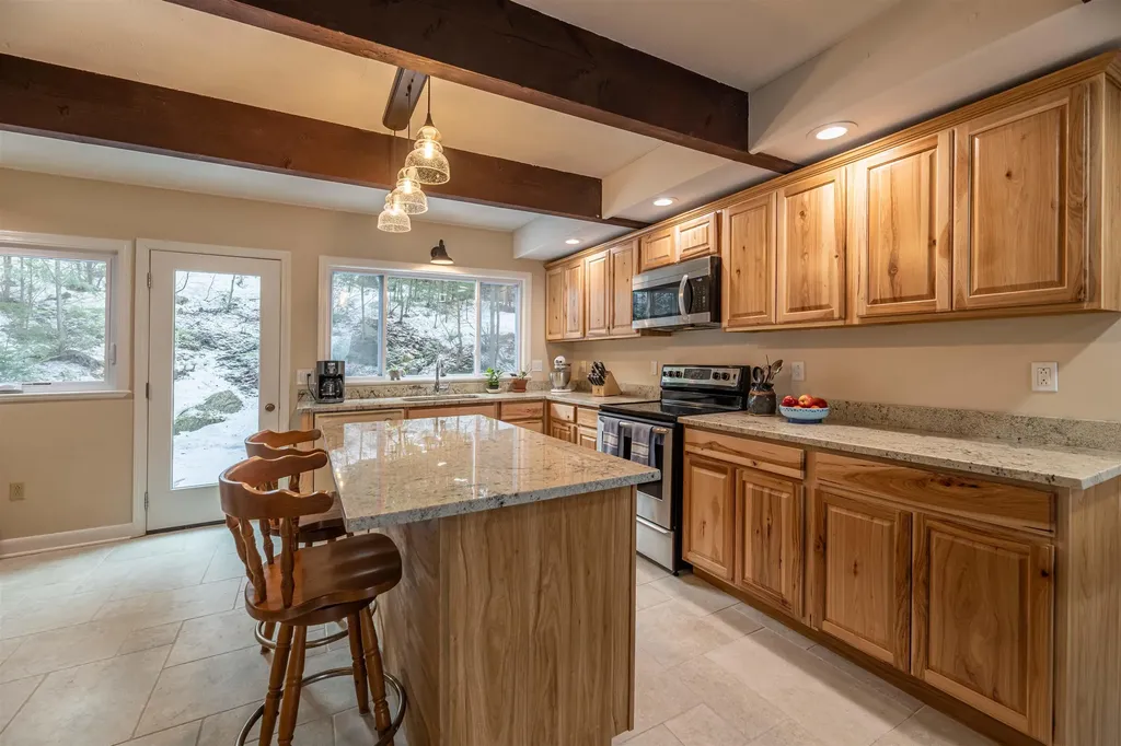 7 Stratton West Road Winhall VT 05340