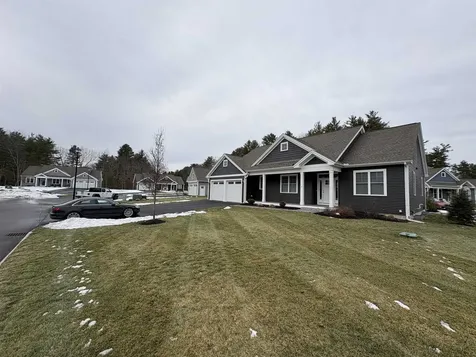 3 Testament Circle Nashua NH 03062