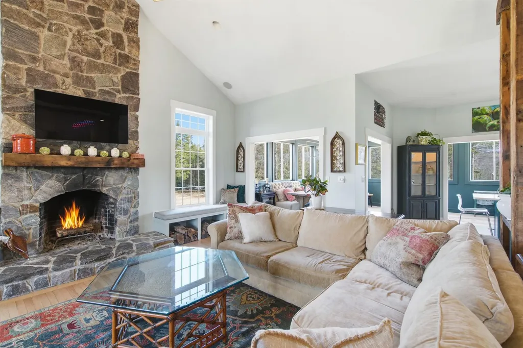 41 Cooper Lane Lyndeborough NH 03082