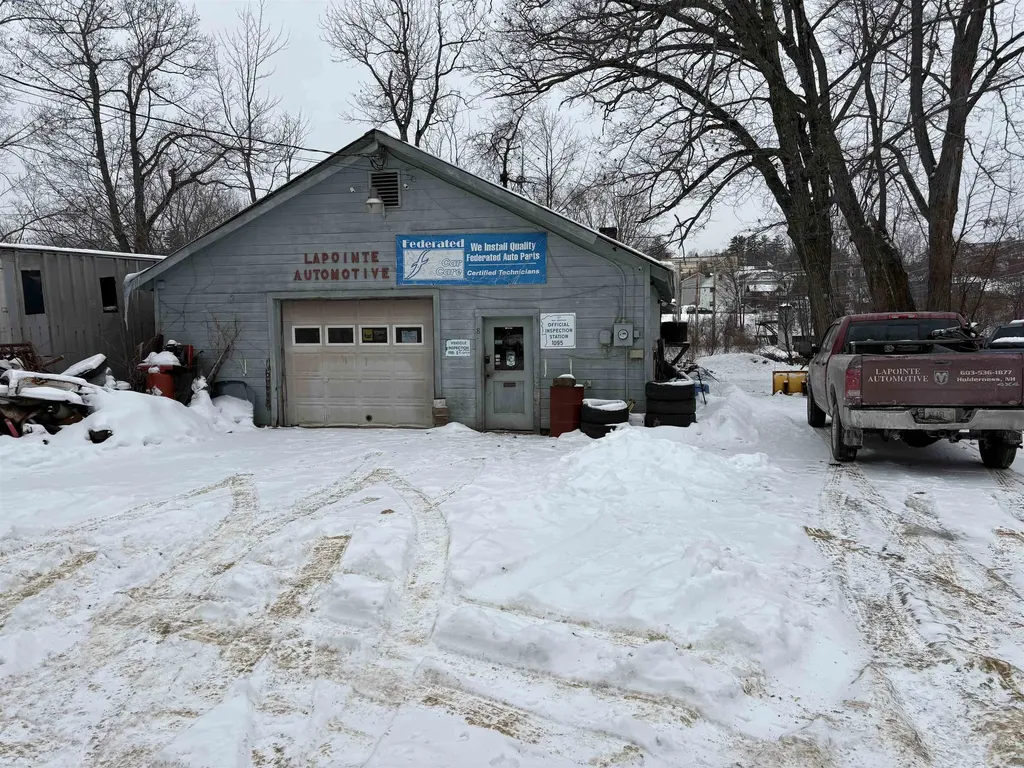 8 Avery Street Holderness NH 03245