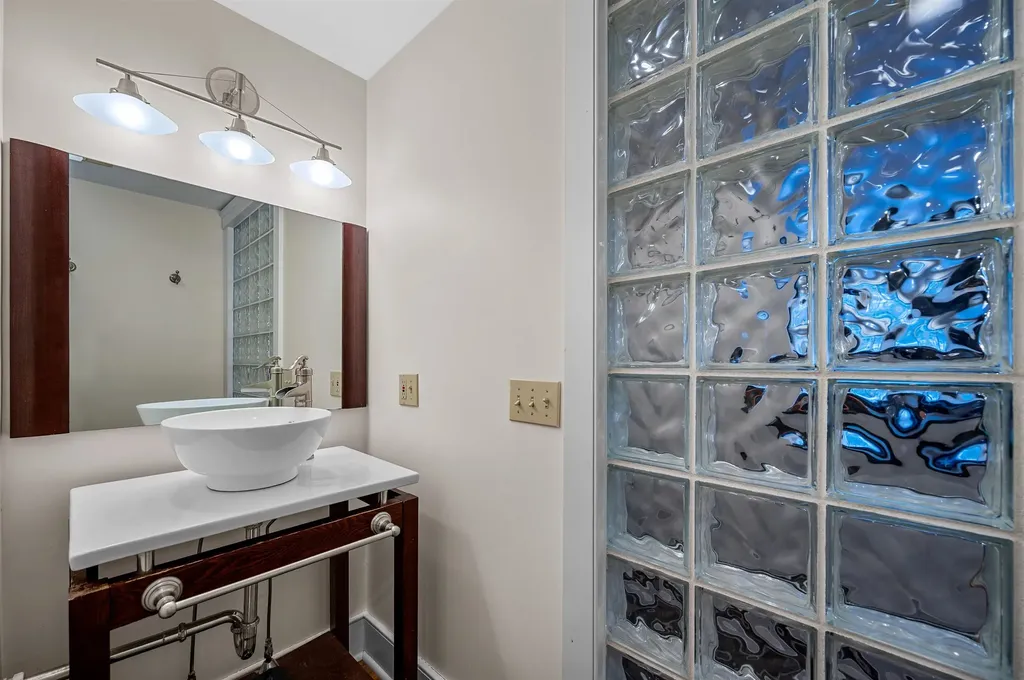 1258 Roxbury Mountain Road Warren VT 05674