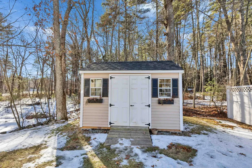 30 Fox Meadow Lane Merrimack NH 03054