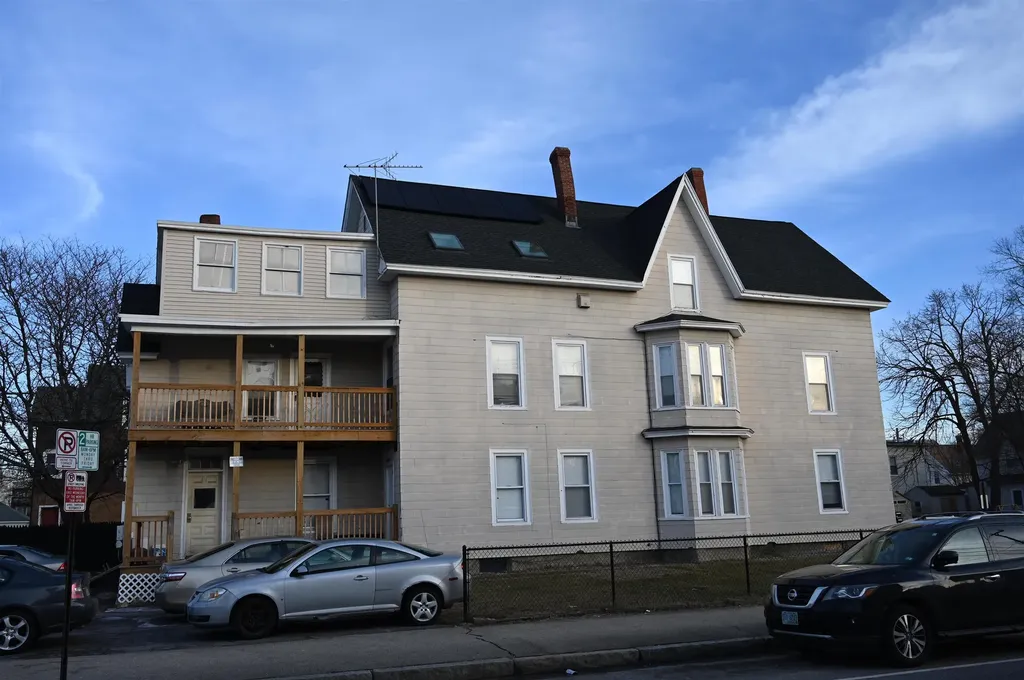 390 Cedar Street Manchester NH 03103