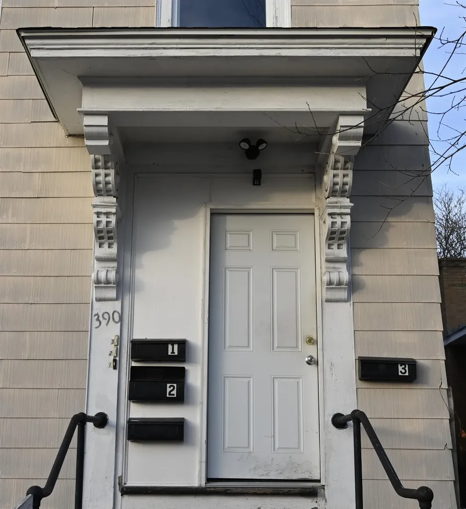 390 Cedar Street Manchester NH 03103