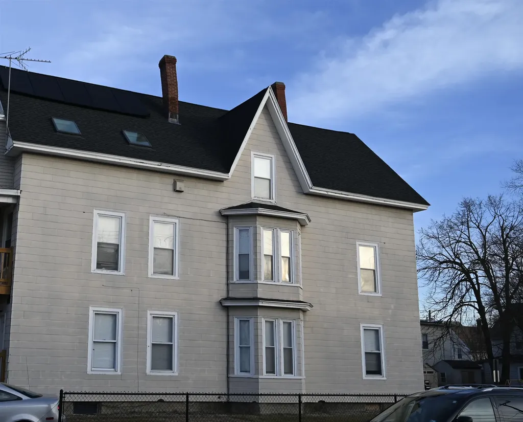 390 Cedar Street Manchester NH 03103