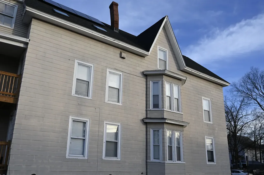 390 Cedar Street Manchester NH 03103