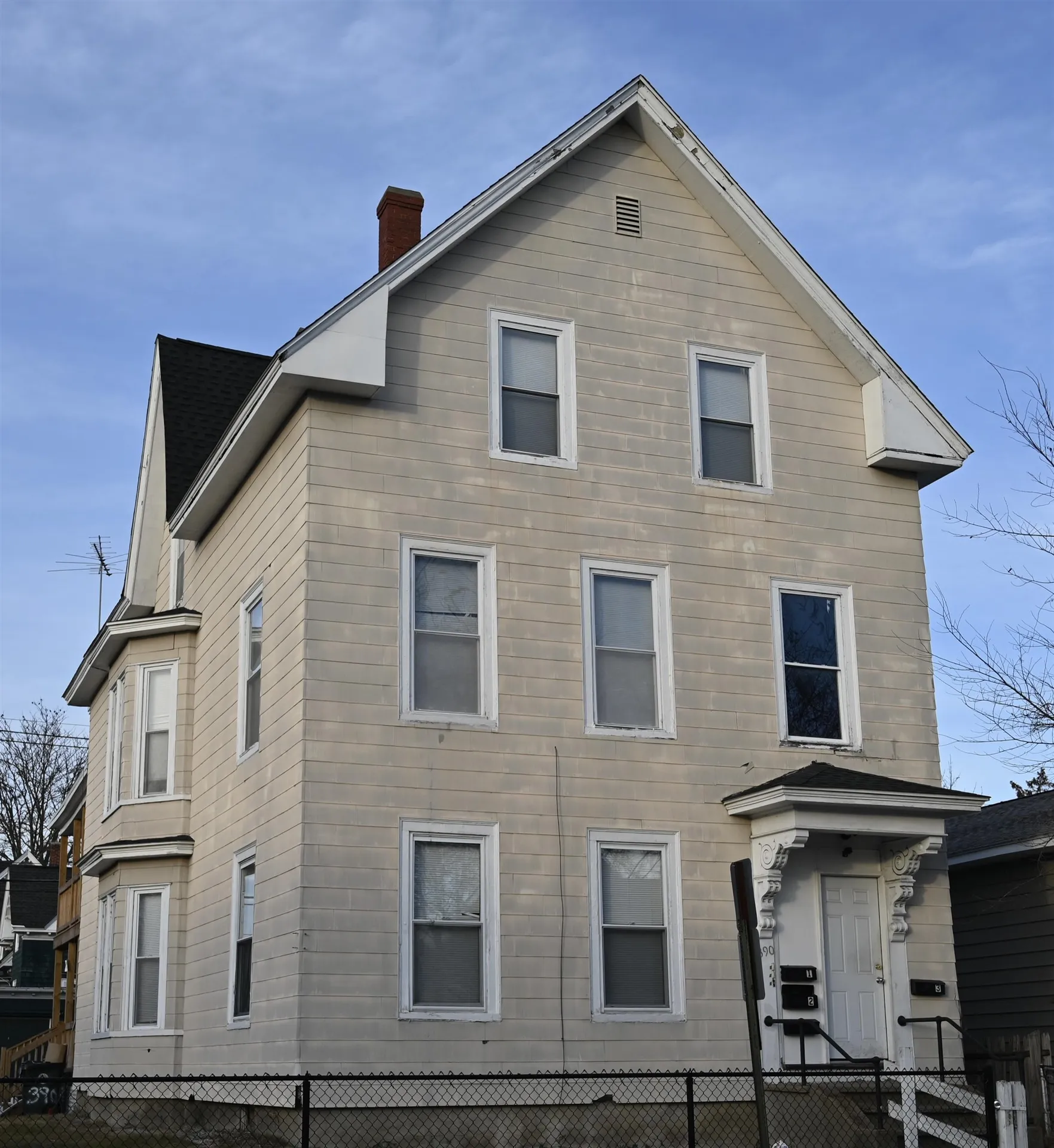 390 Cedar Street Manchester NH 03103