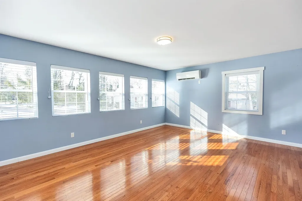 66 Skyview Road Manchester NH 03104