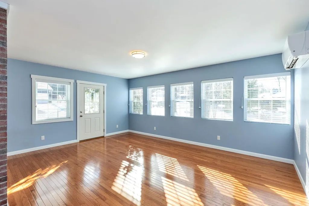 66 Skyview Road Manchester NH 03104