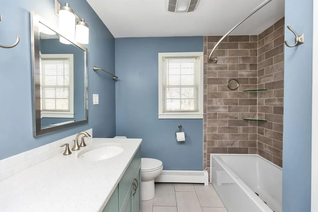 66 Skyview Road Manchester NH 03104