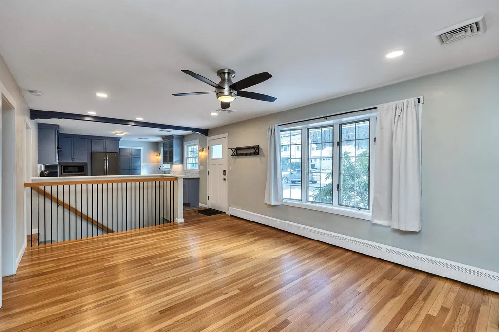 66 Skyview Road Manchester NH 03104