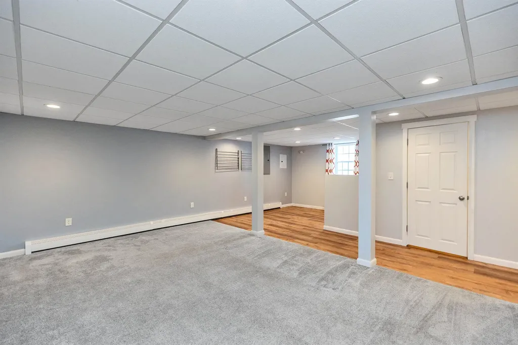 66 Skyview Road Manchester NH 03104