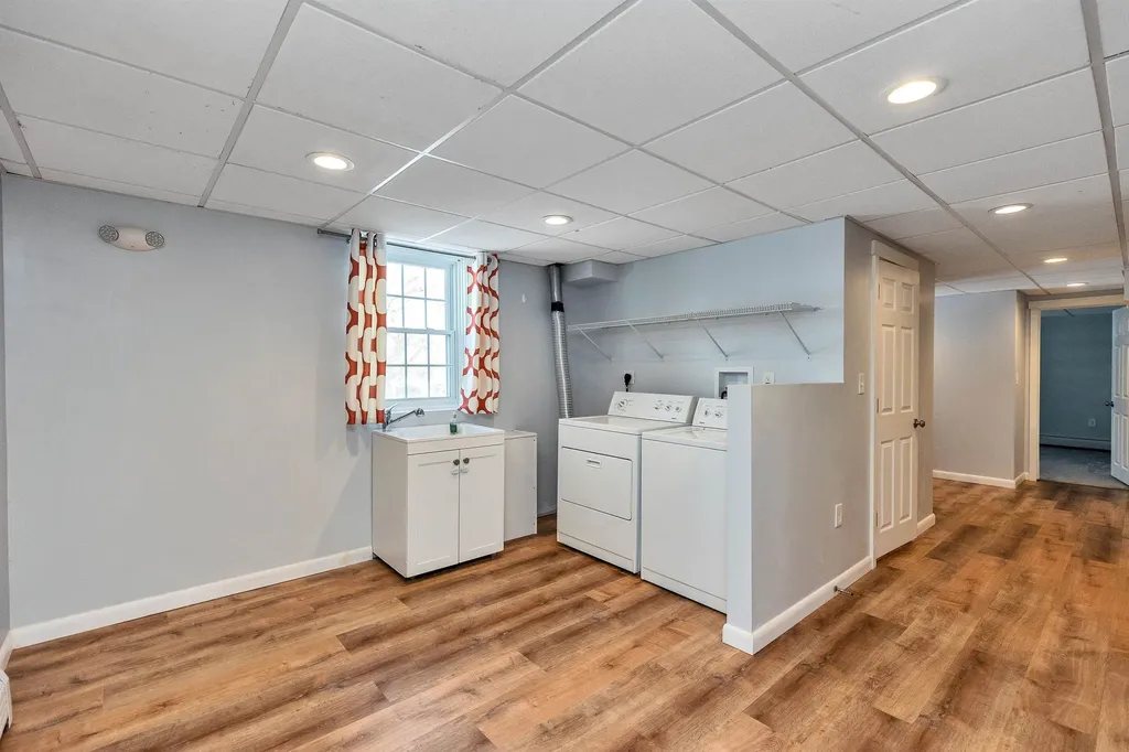 66 Skyview Road Manchester NH 03104