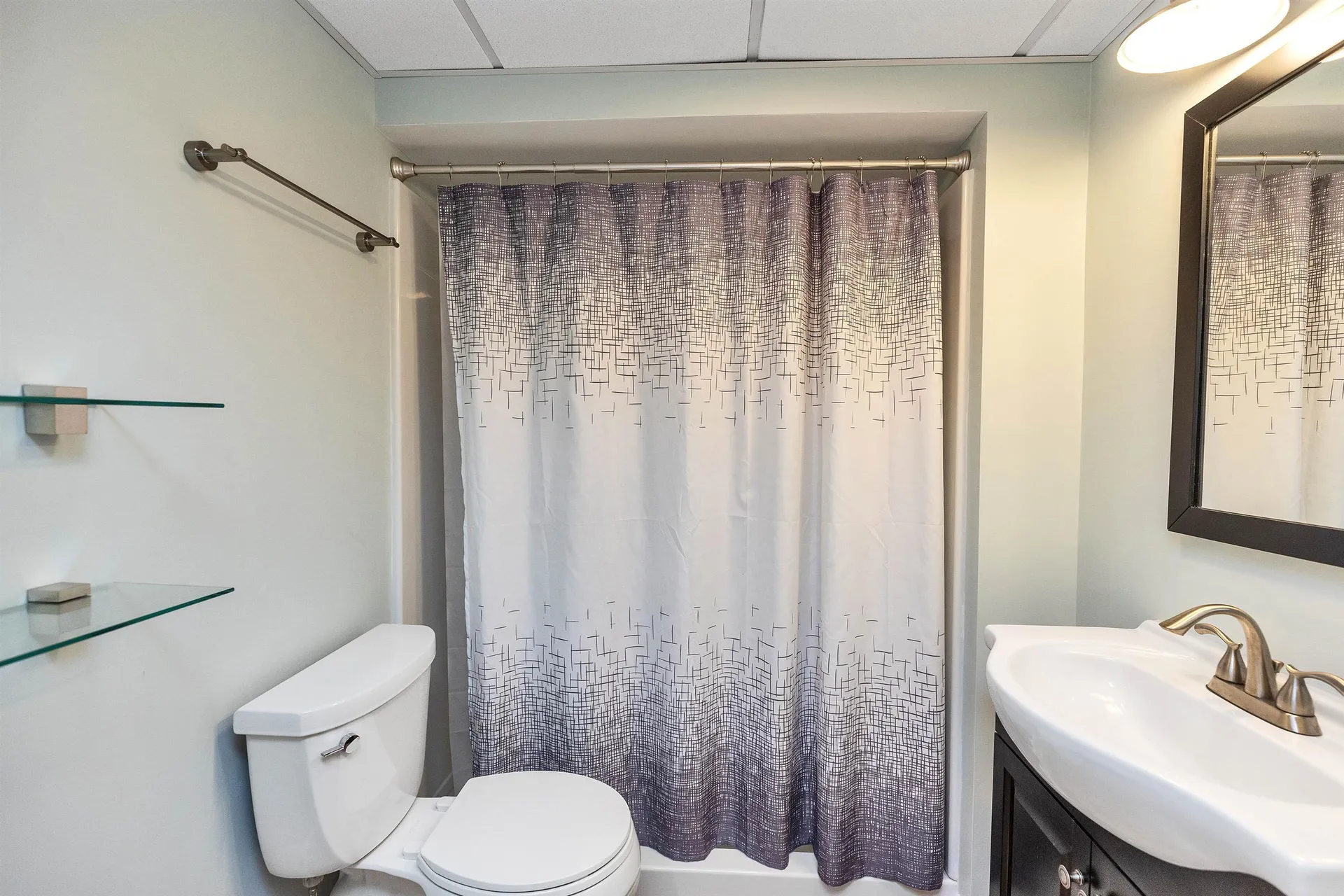 66 Skyview Road Manchester NH 03104