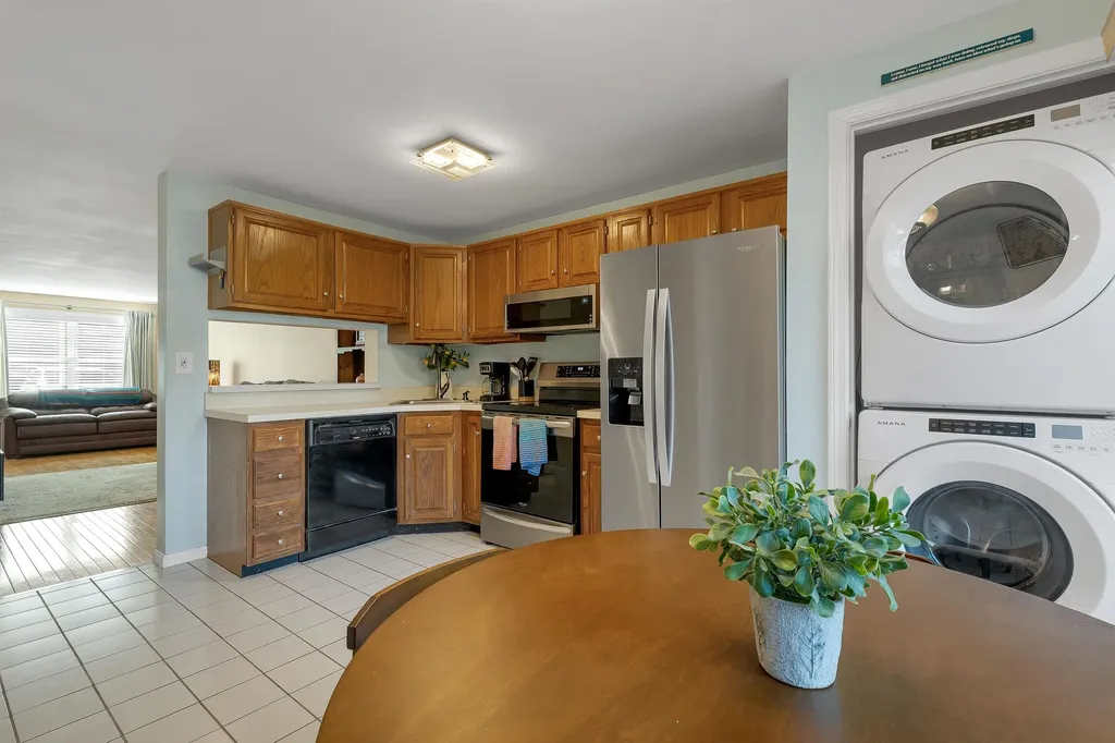 107 Bartemus Trail Nashua NH 03063