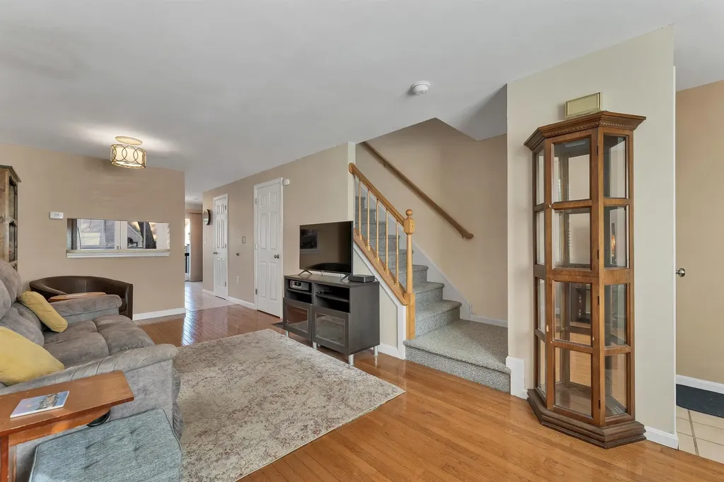 107 Bartemus Trail Nashua NH 03063