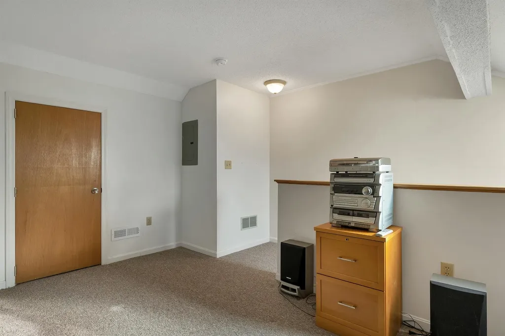 107 Bartemus Trail Nashua NH 03063