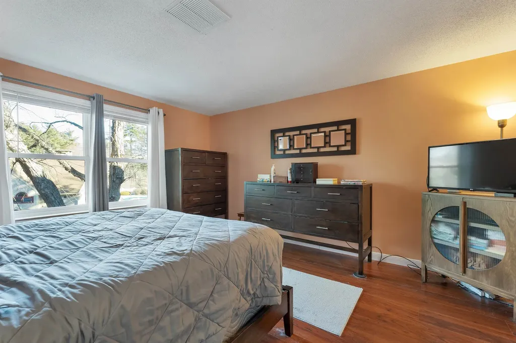 107 Bartemus Trail Nashua NH 03063