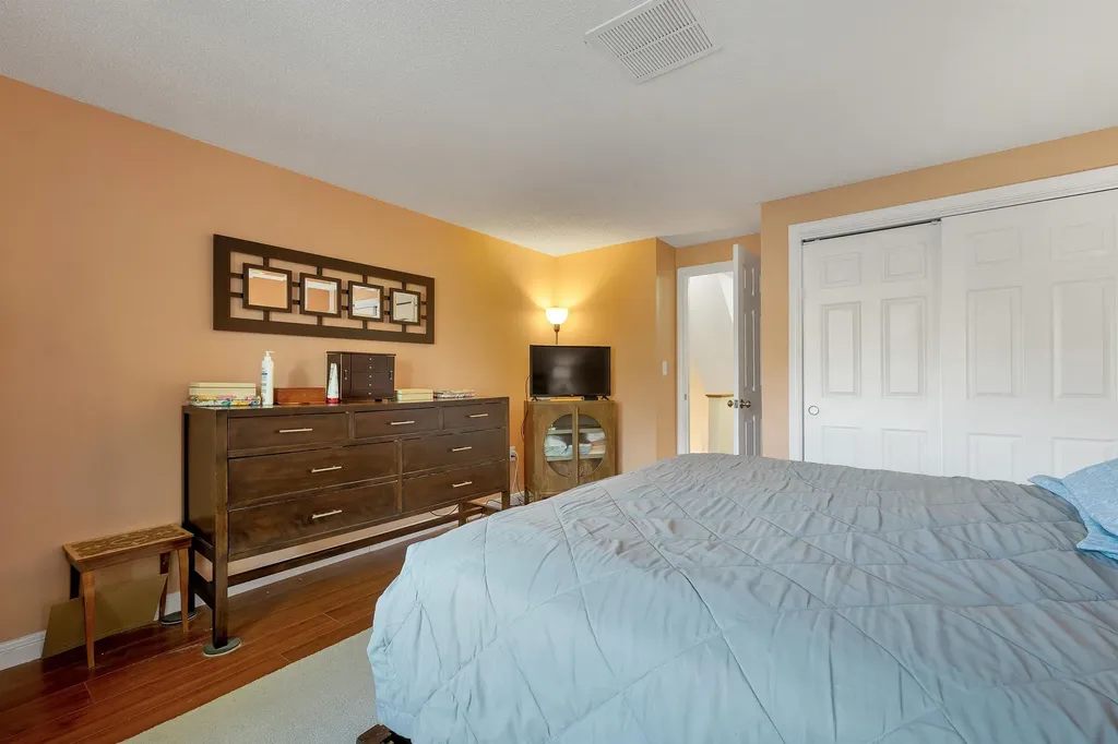 107 Bartemus Trail Nashua NH 03063