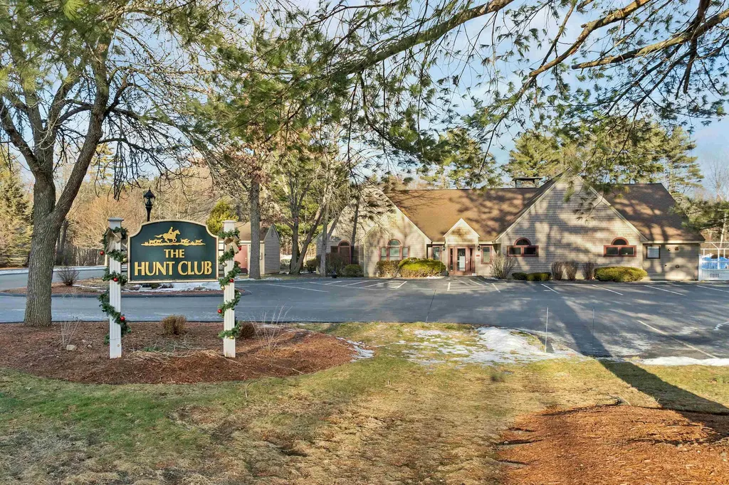 107 Bartemus Trail Nashua NH 03063