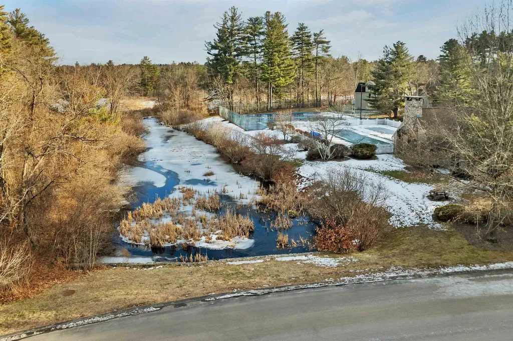 107 Bartemus Trail Nashua NH 03063