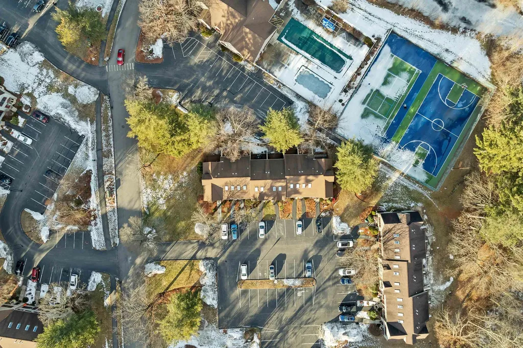 107 Bartemus Trail Nashua NH 03063