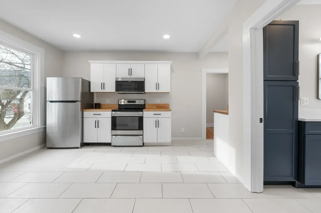 157 Summer Street Hartford VT 05001