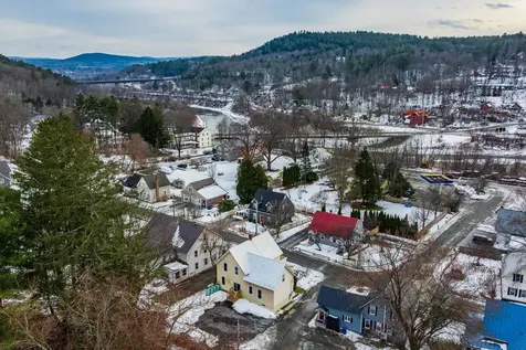 157 Summer Street Hartford VT 05001