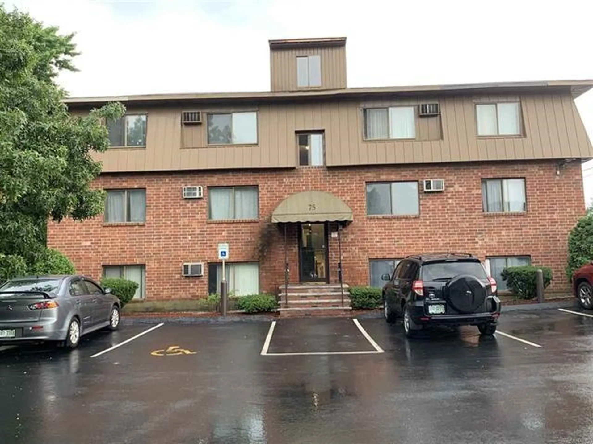 75 Log Street Manchester NH 03102