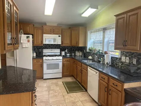 18 Ivy Lane Farmington NH 03835