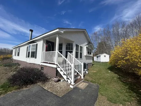 18 Ivy Lane Farmington NH 03835