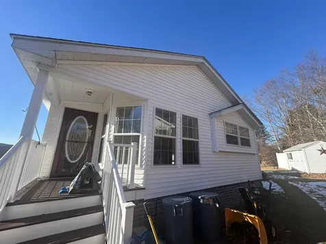 18 Ivy Lane Farmington NH 03835