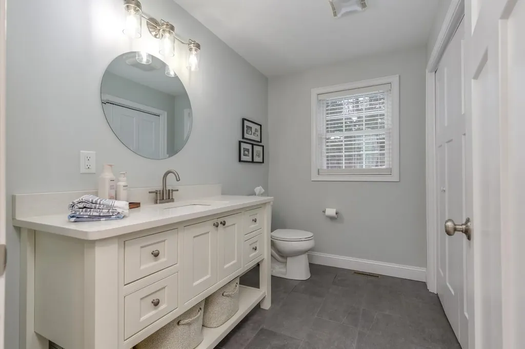 104 Olde Bridge Lane Epping NH 03042