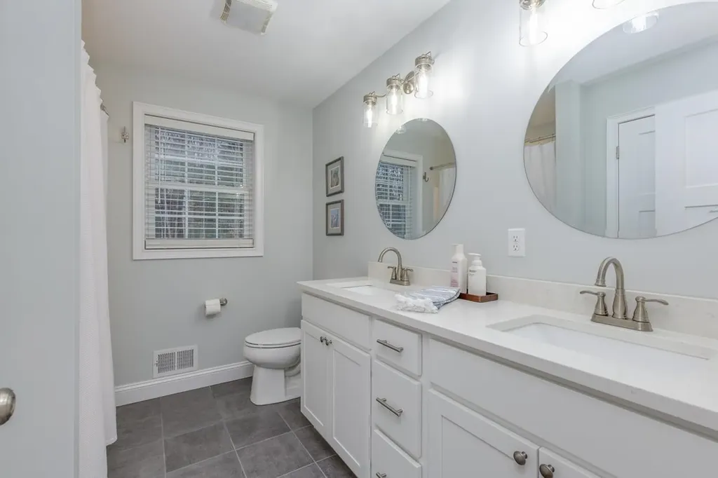 104 Olde Bridge Lane Epping NH 03042