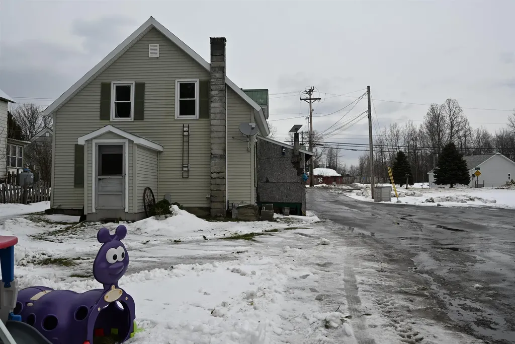 352 East Main Street Troy VT 05859