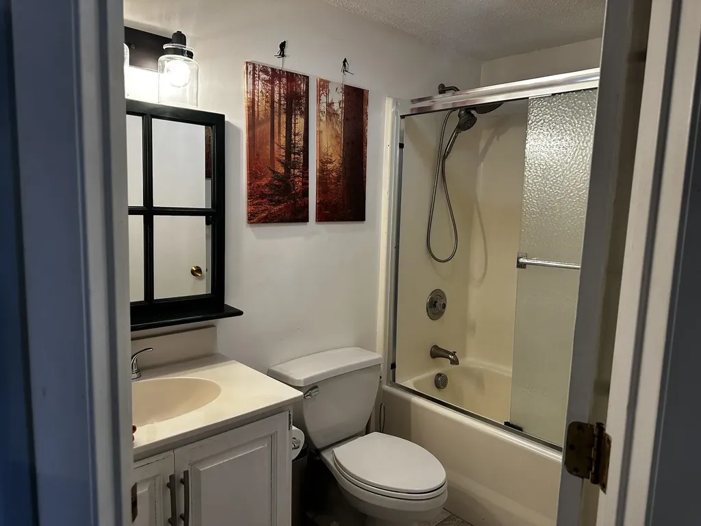 5C Snow Mountain Village Dover VT 05356