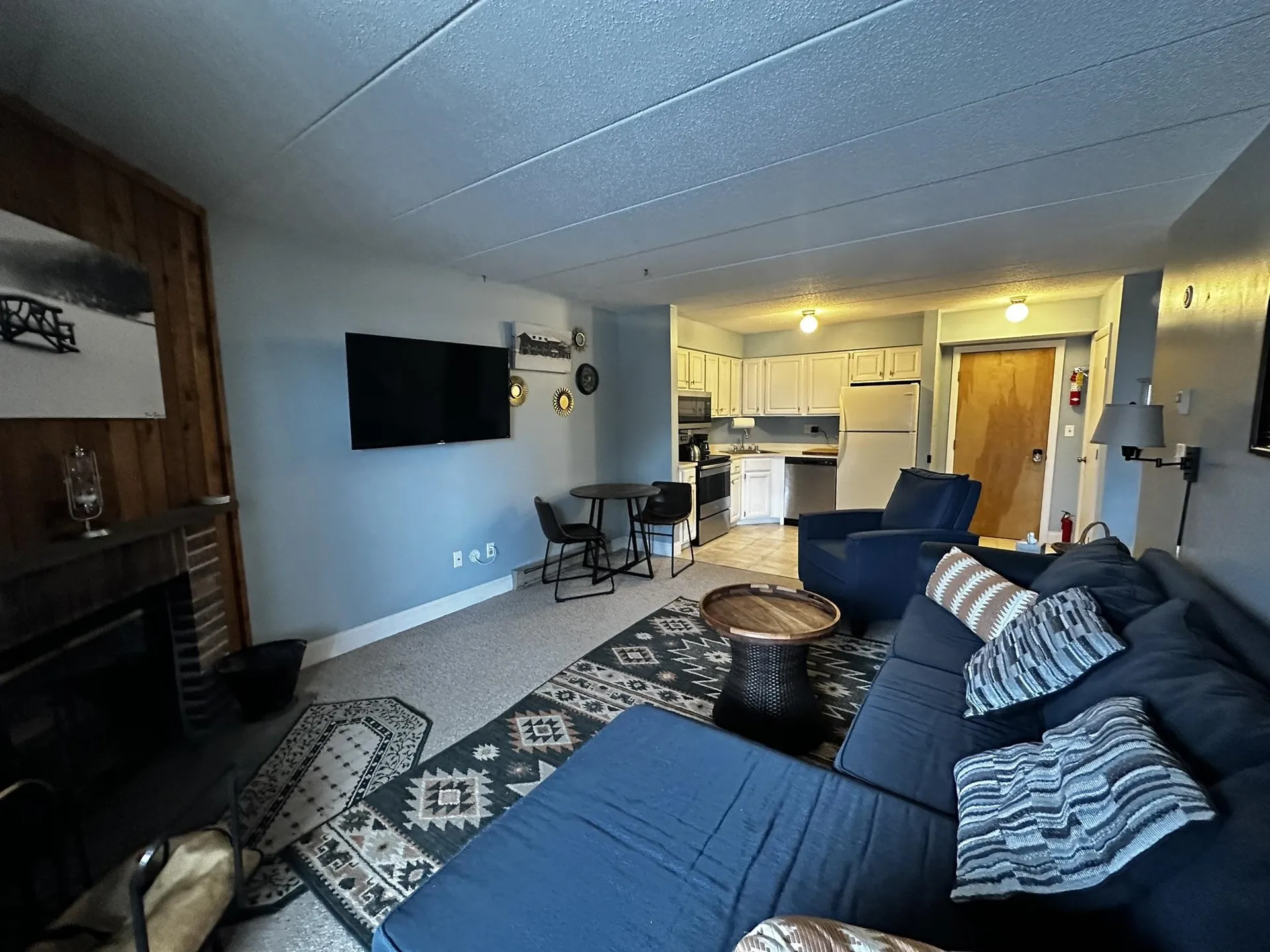 5C Snow Mountain Village Dover VT 05356