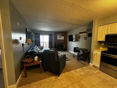 5C Snow Mountain Village Dover VT 05356