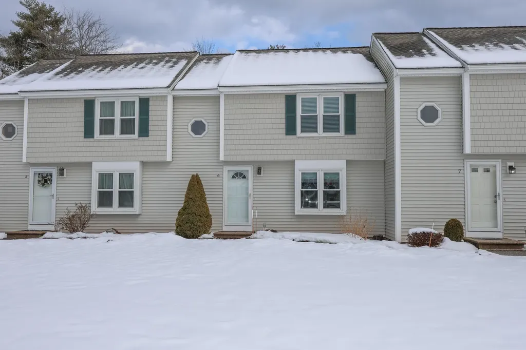 6 Scott Lane Sandown NH 03873