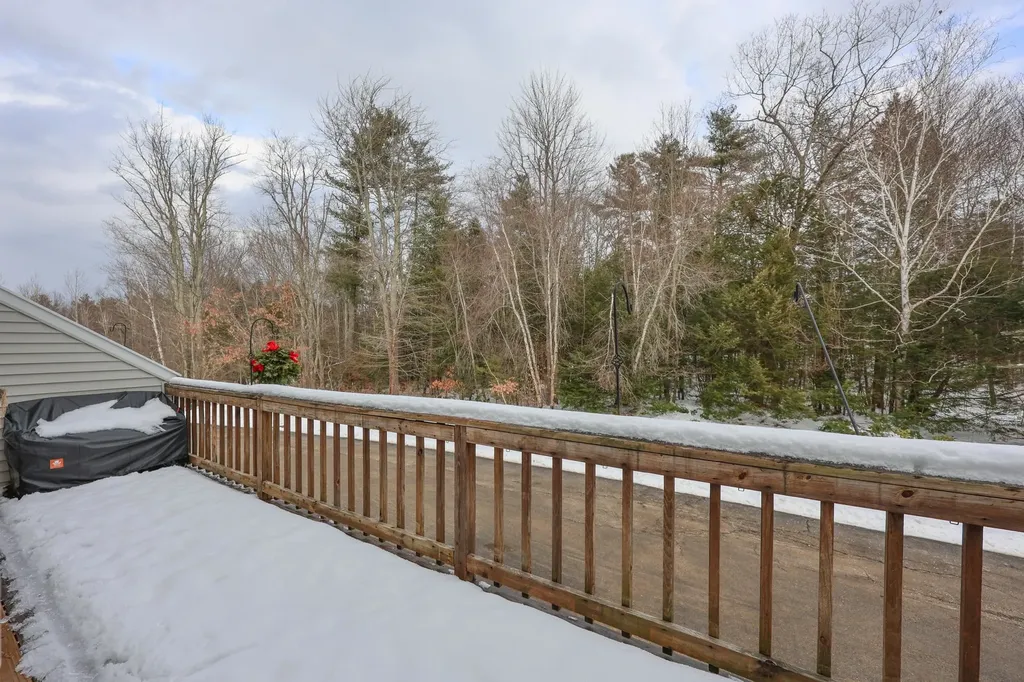 6 Scott Lane Sandown NH 03873