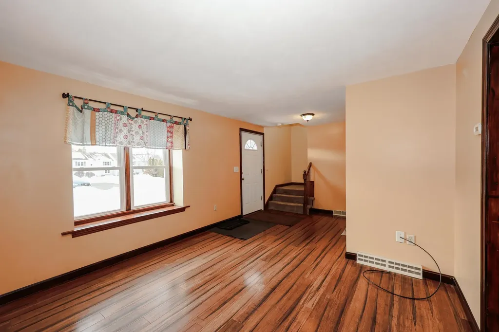 6 Scott Lane Sandown NH 03873