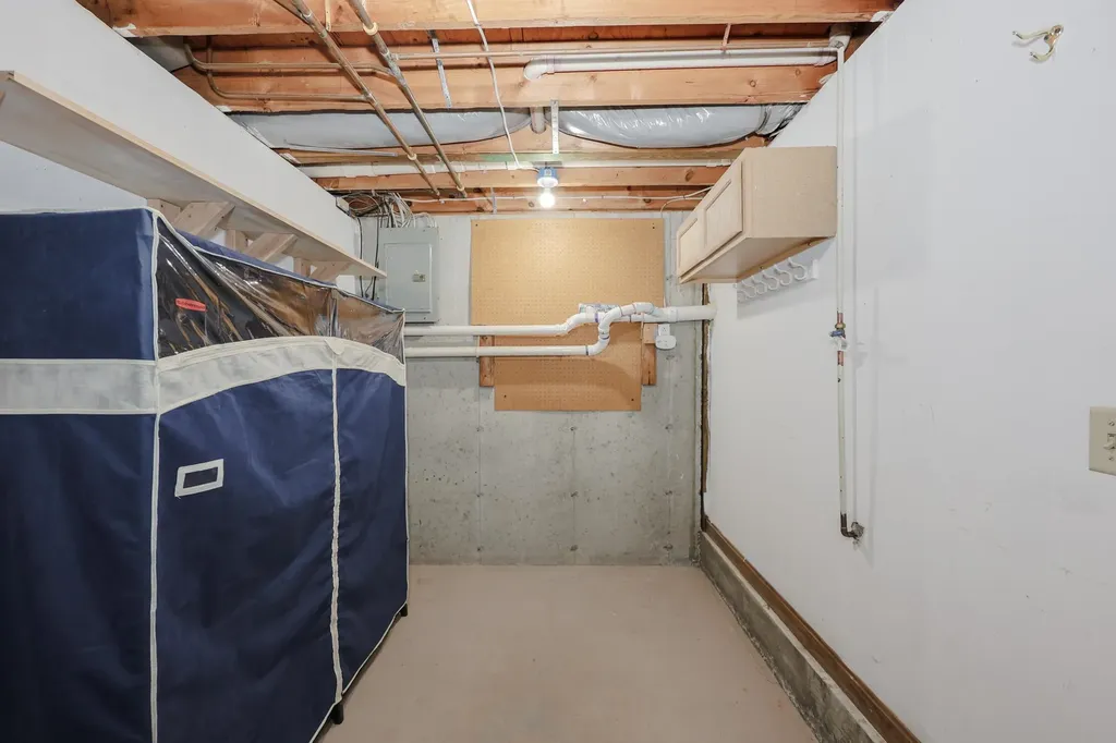 6 Scott Lane Sandown NH 03873