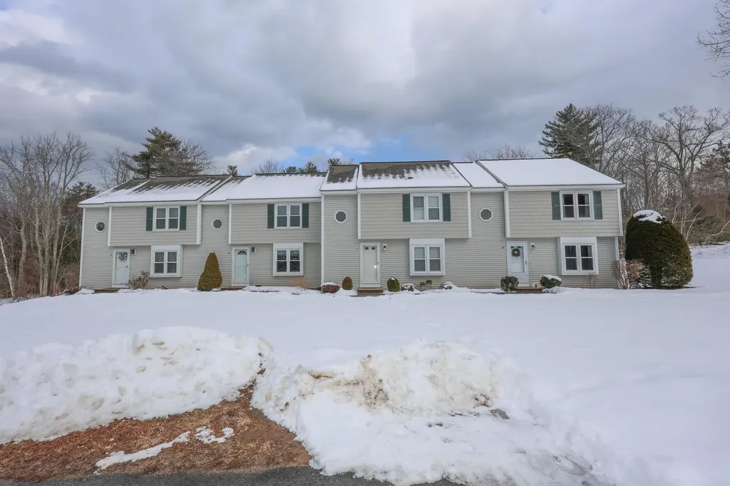 6 Scott Lane Sandown NH 03873