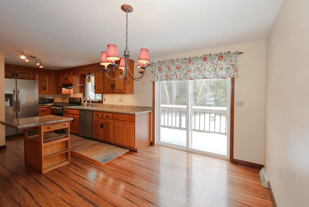 6 Scott Lane Sandown NH 03873