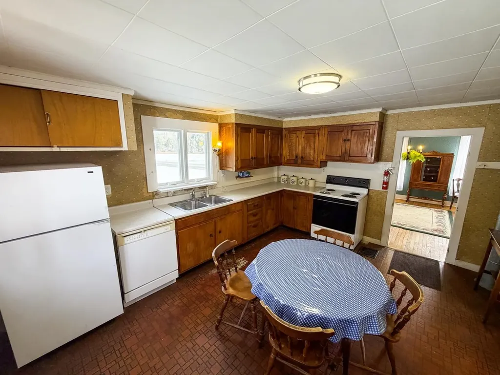 2443 Route 100b Moretown VT 05660