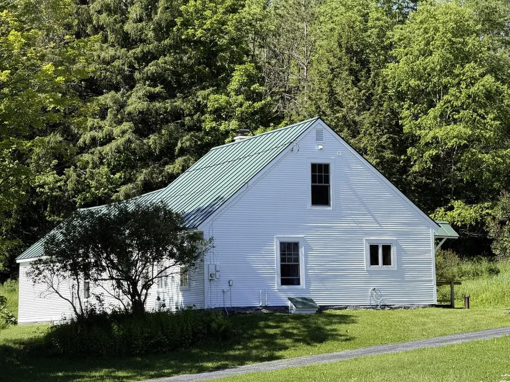 2443 Route 100b Moretown VT 05660