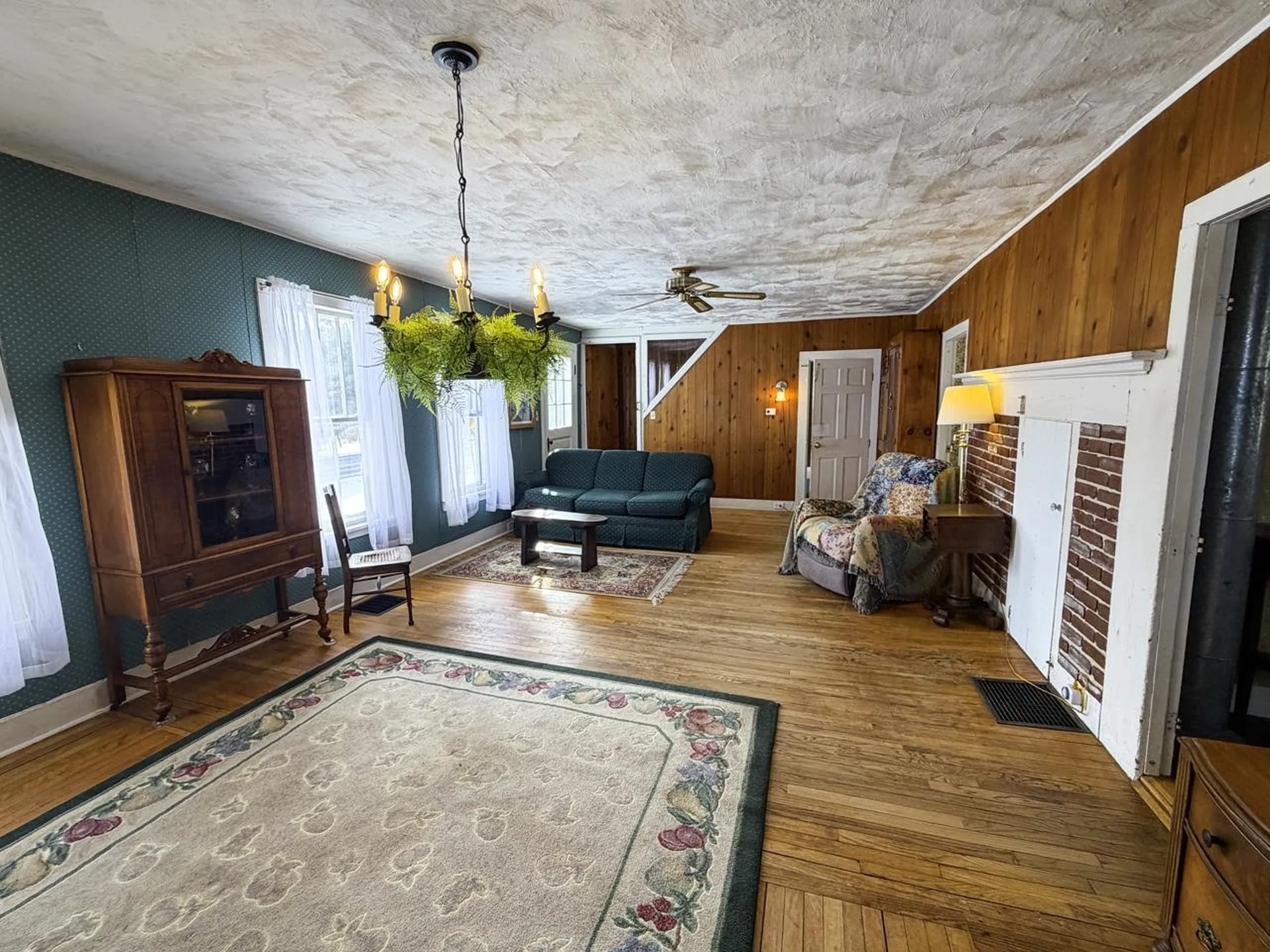 2443 Route 100b Moretown VT 05660