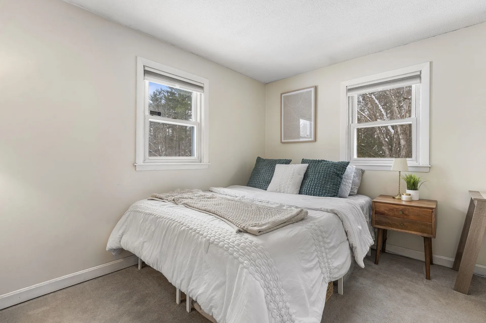 378 Chester Road Auburn NH 03032