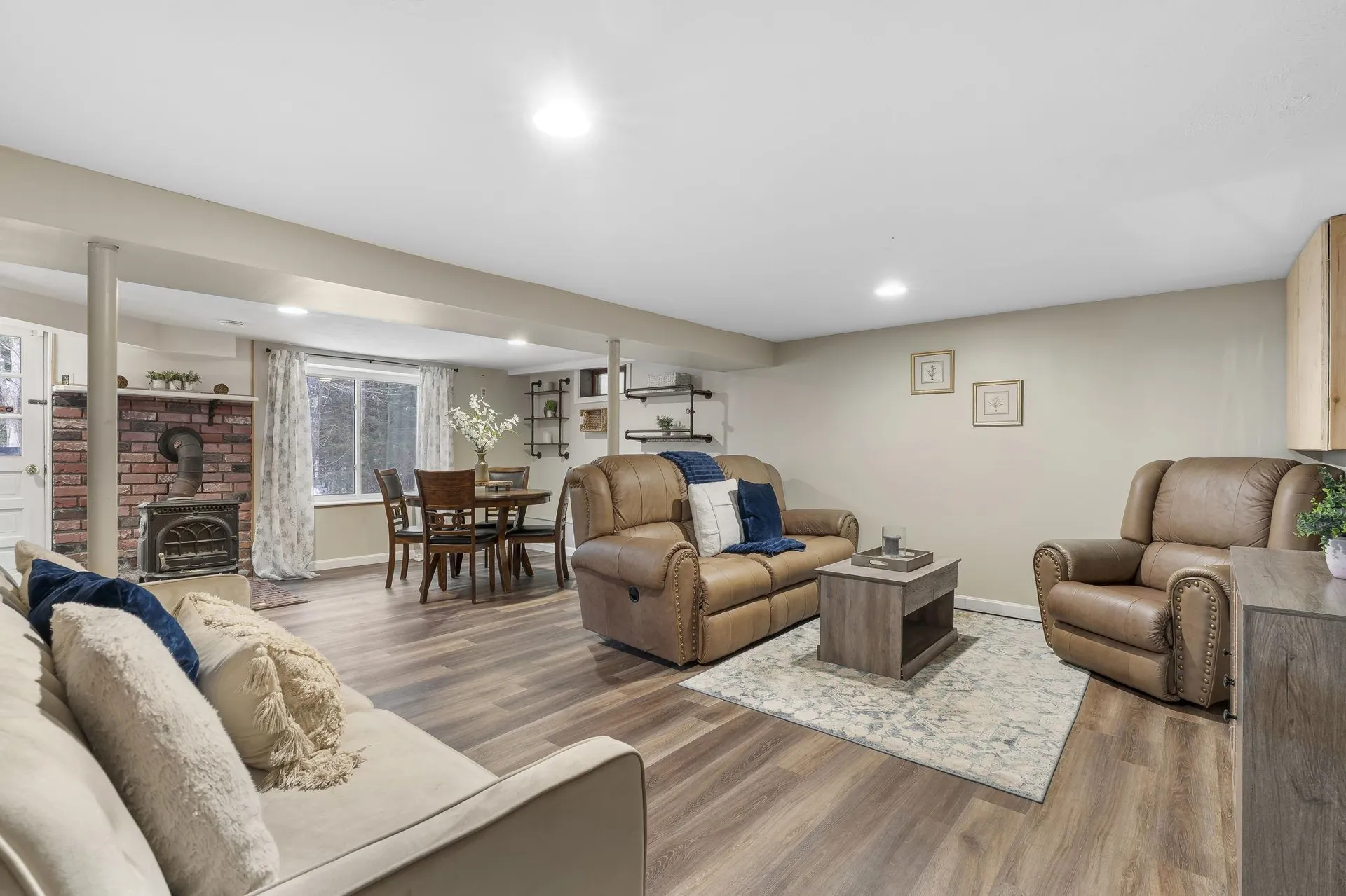 378 Chester Road Auburn NH 03032