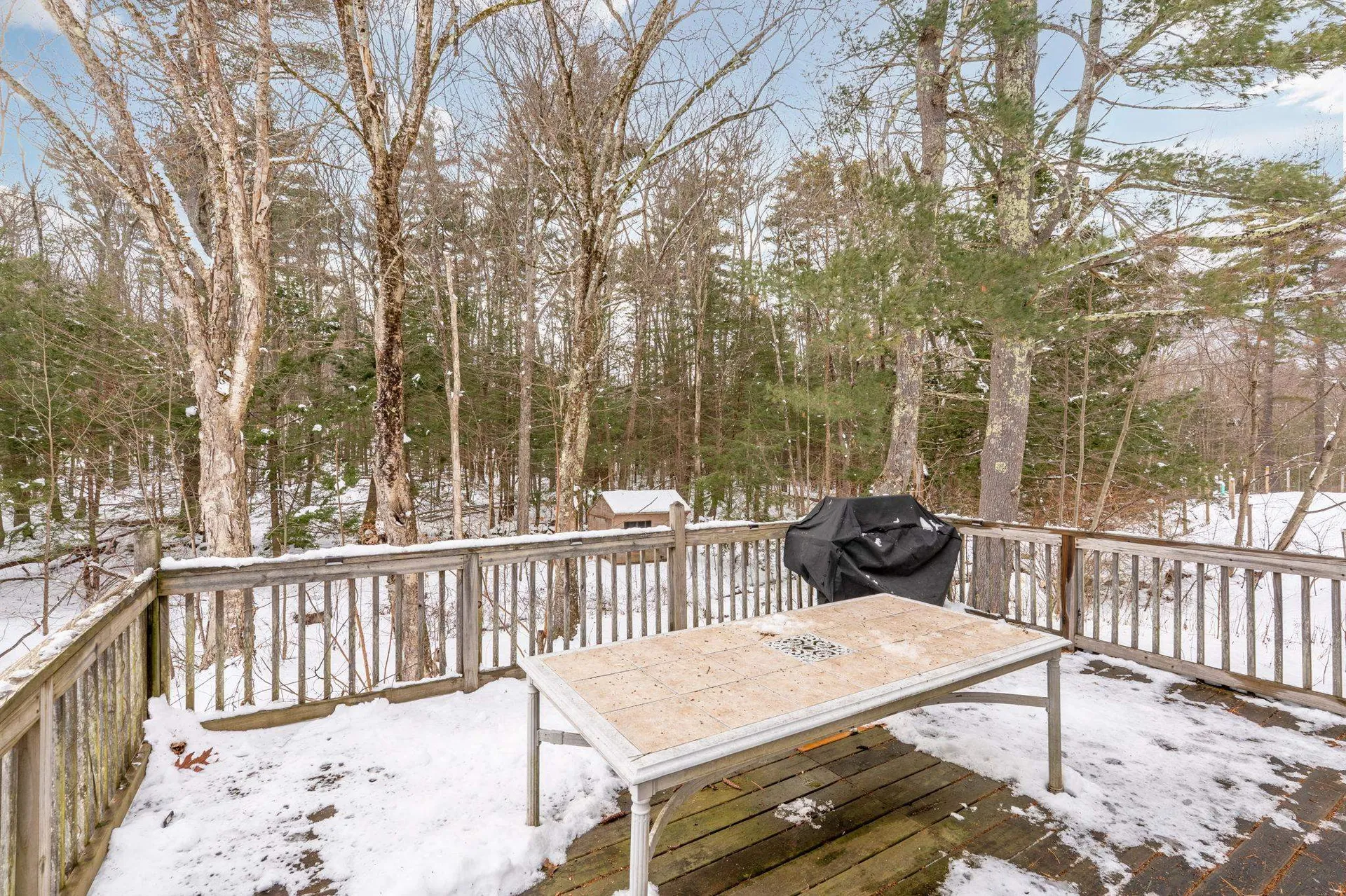 378 Chester Road Auburn NH 03032